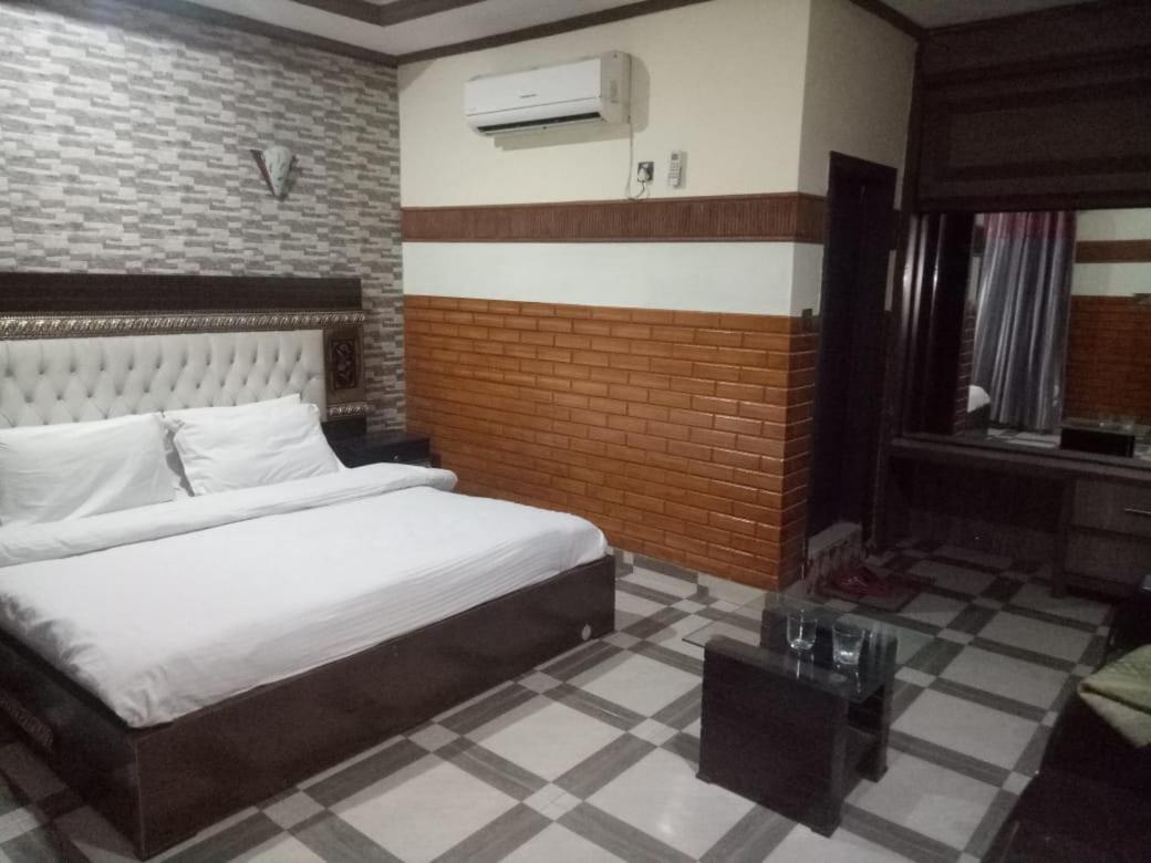 Manama Hotel Ijp Rawalpindi Buitenkant foto